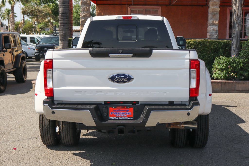 Used 2017 Ford F350 Lariat w/ Chrome Package image 7