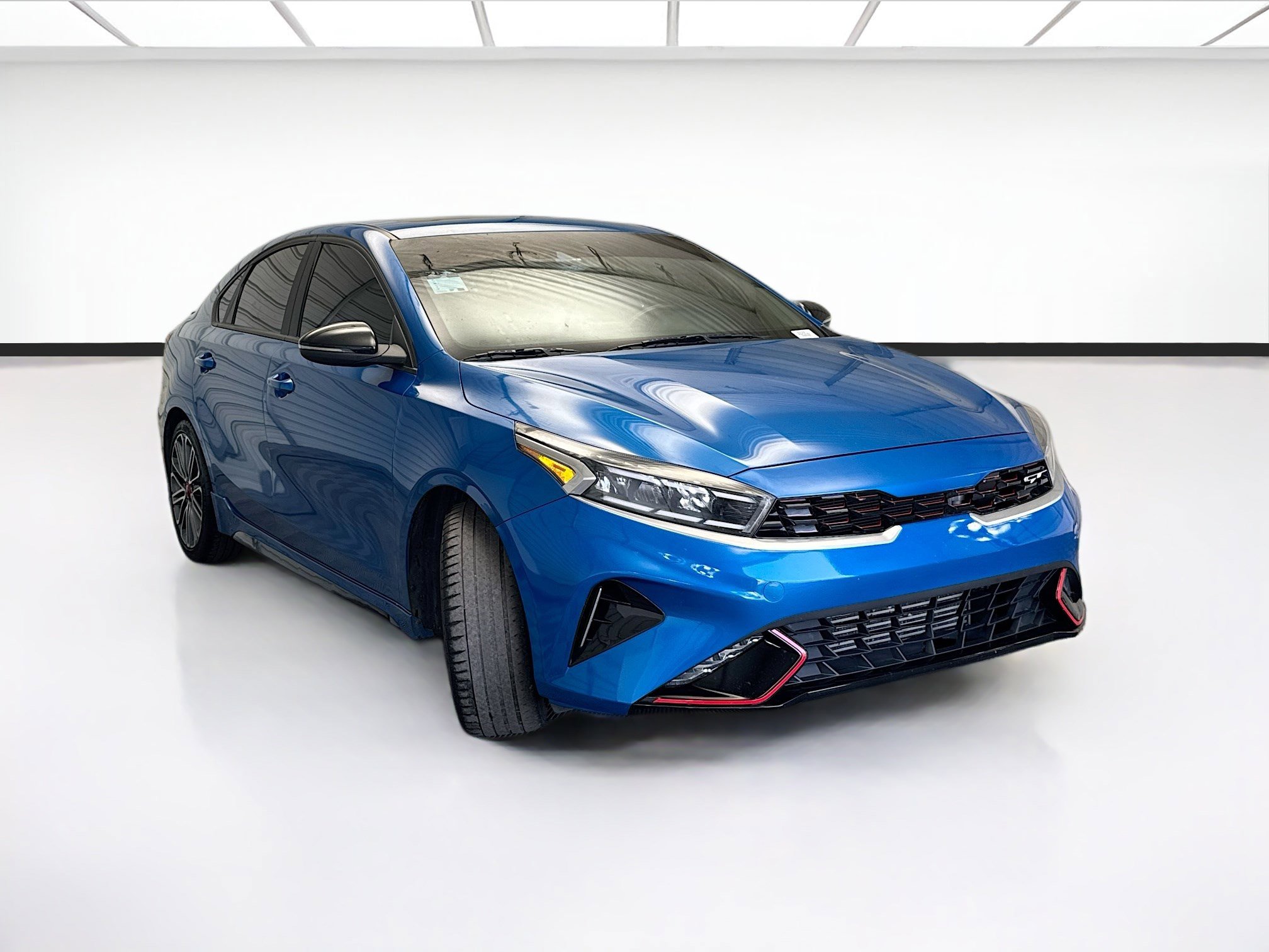 Used 2022 Kia Forte GT image 3