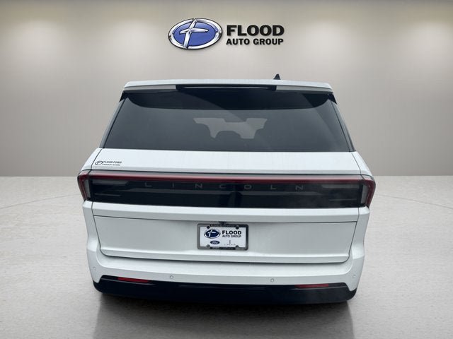 New 2026 Lincoln Navigator Reserve w/ Jet Appearance Package AWD/4WD image 6