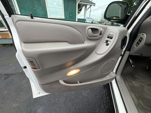 Used 2001 Dodge Grand Caravan ES image 7