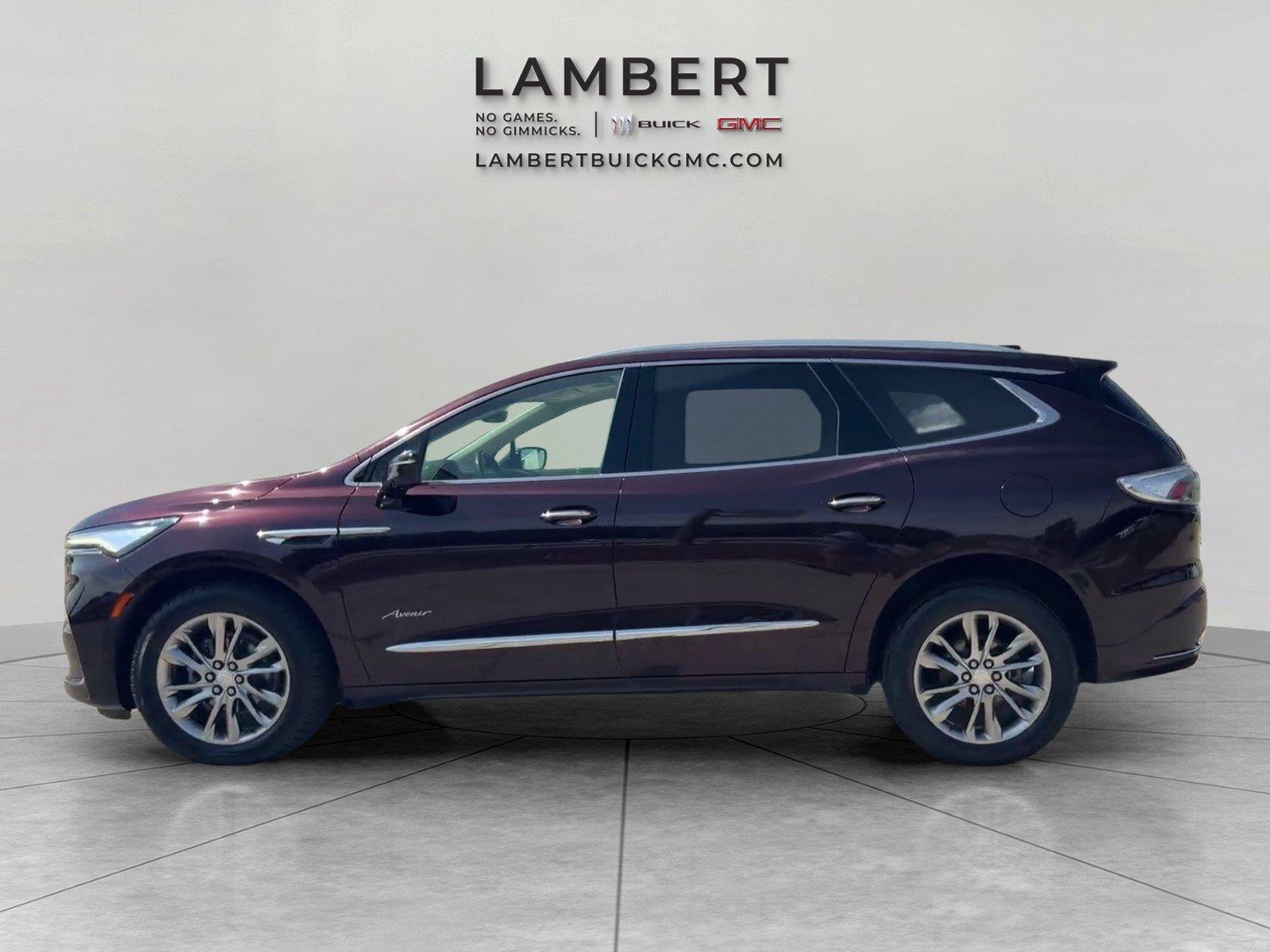 Used 2022 Buick Enclave Avenir w/ Avenir Technology Package AWD/4WD image 2