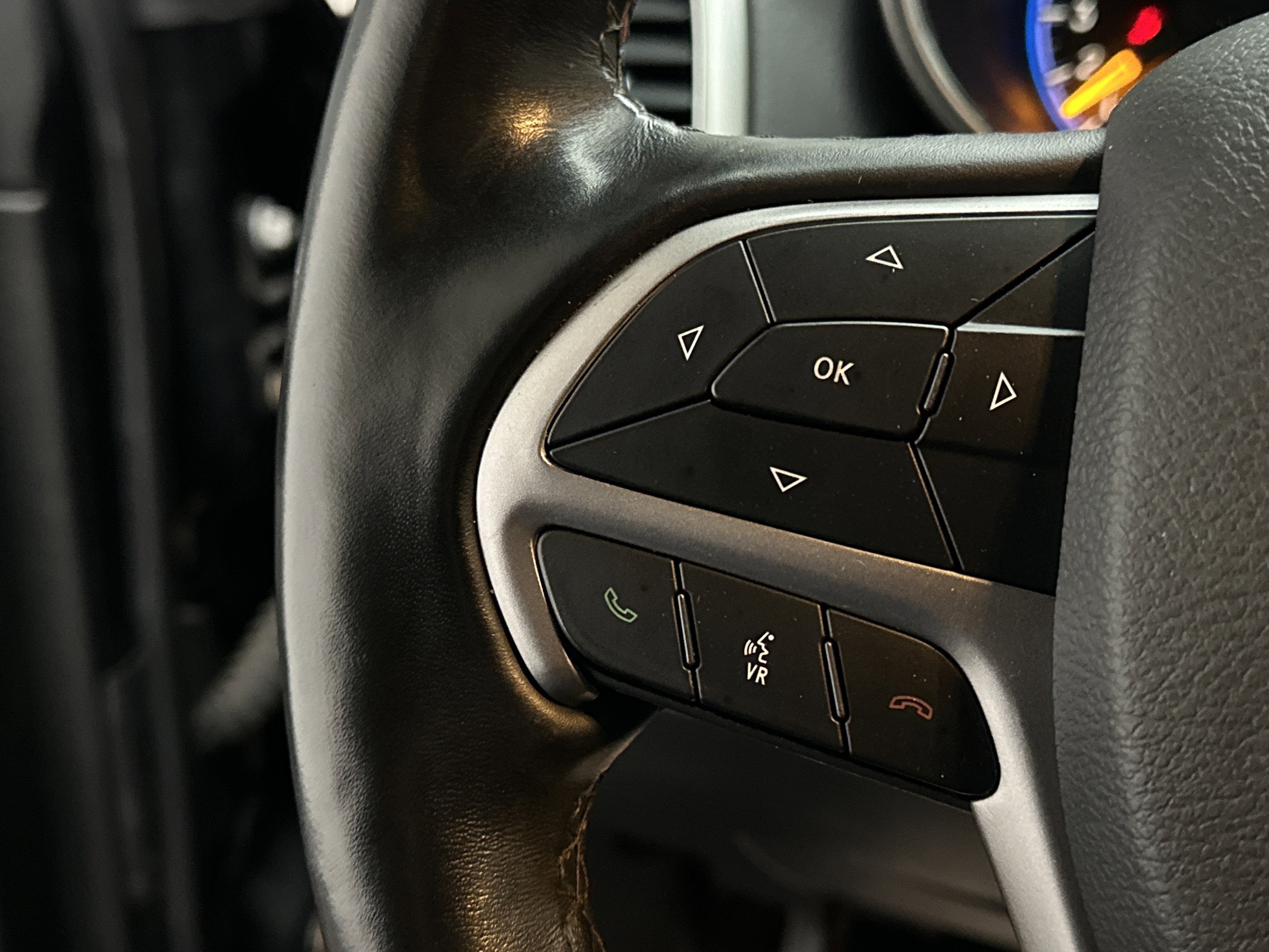 Used 2021 Jeep Grand Cherokee Laredo image 26