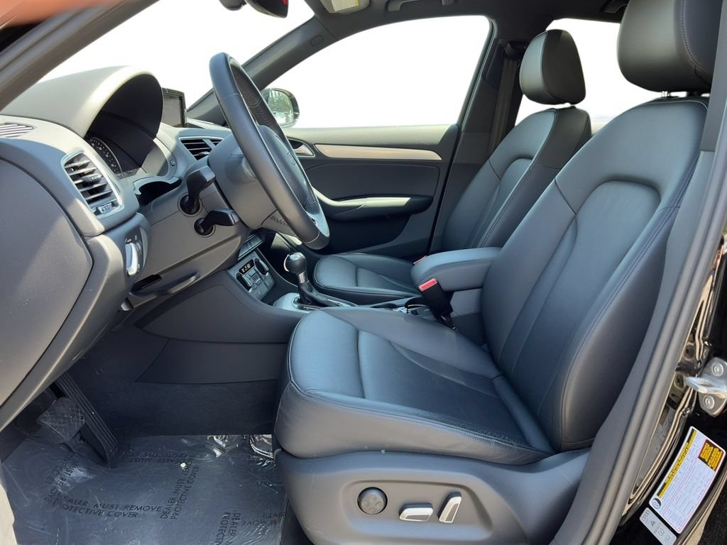 Used 2018 Audi Q3 2.0T Premium Plus w/ Premium Plus Package AWD/4WD image 6