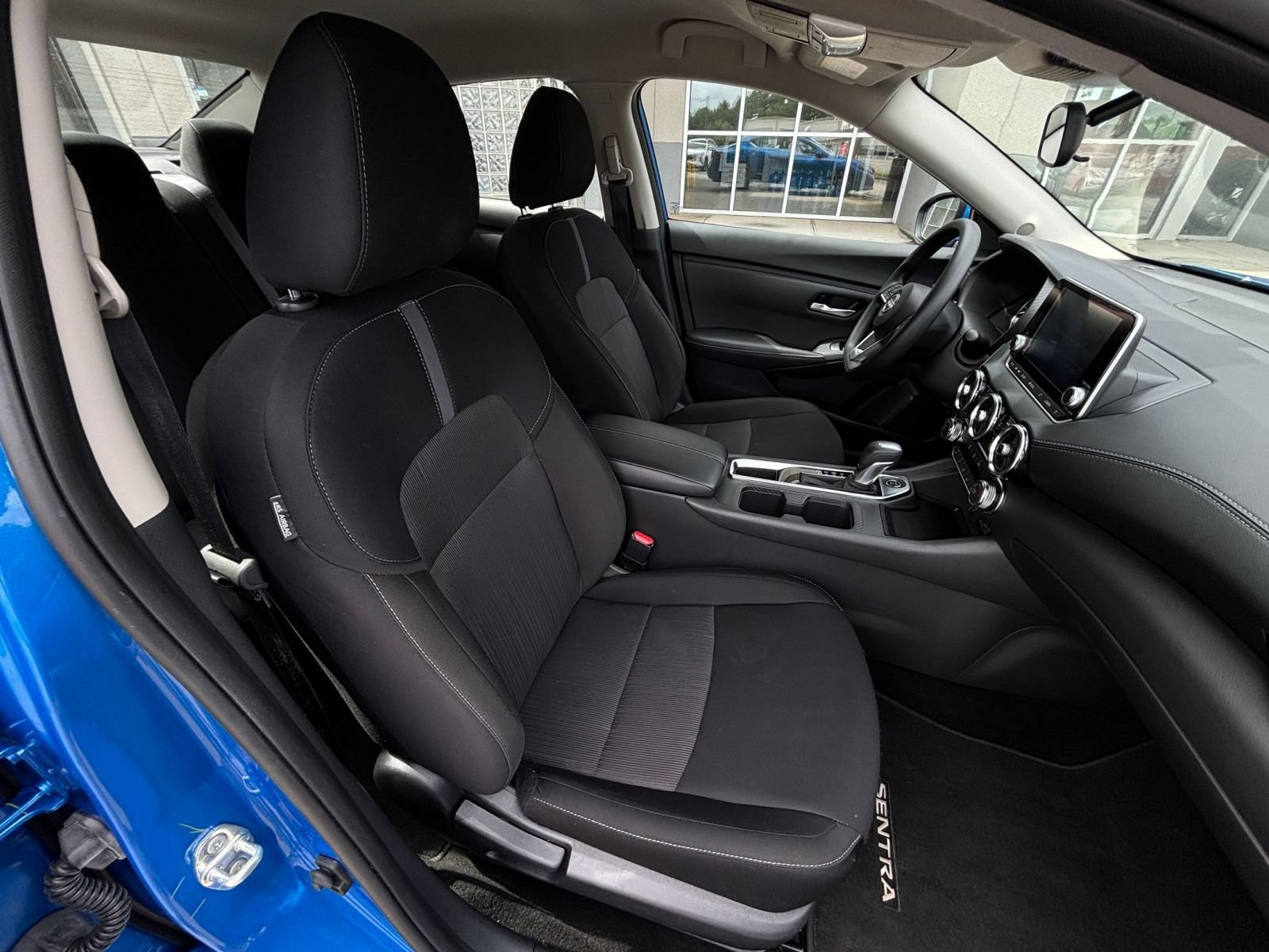Used 2025 Nissan Sentra SV FWD image 34