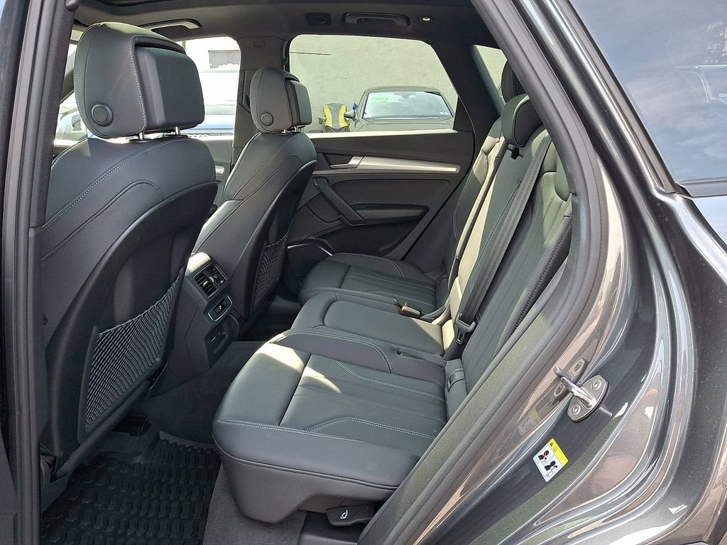 Certified 2025 Audi Q5 2.0T Premium w/ Convenience Plus Package AWD/4WD image 10