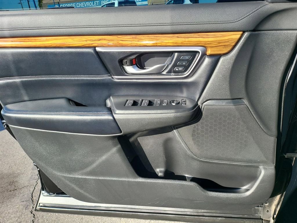 Used 2018 Honda CR-V Touring image 15