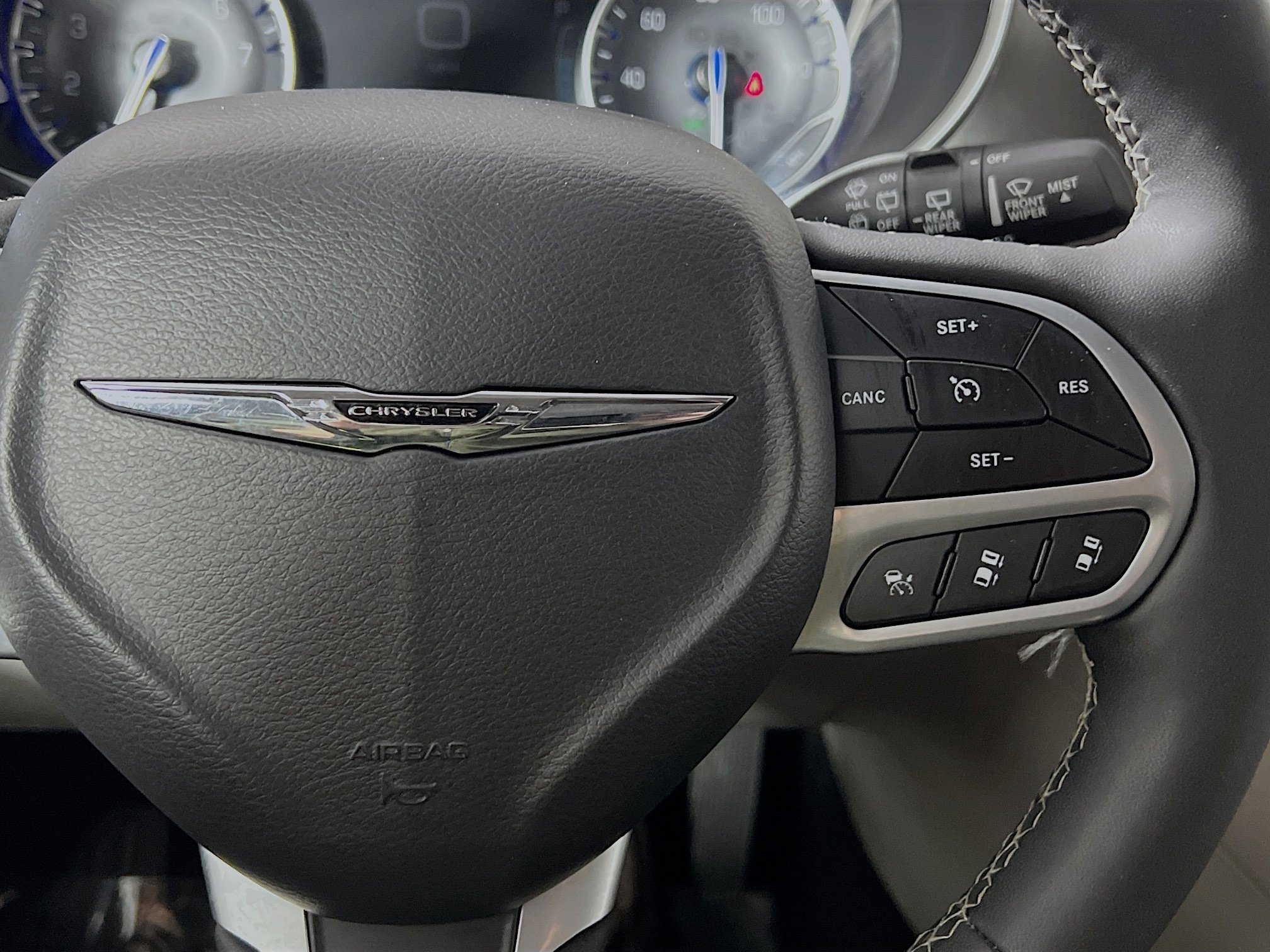Used 2024 Chrysler Pacifica Touring-L image 20