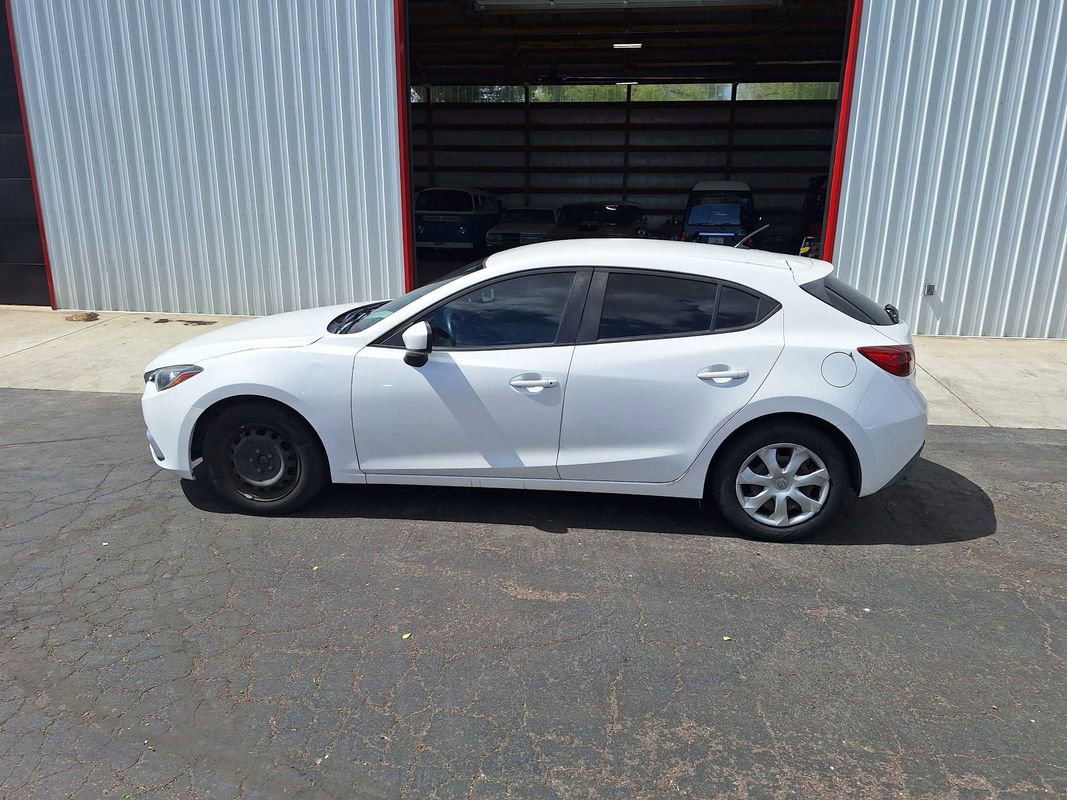 Used 2016 MAZDA MAZDA3 i Sport FWD image 5