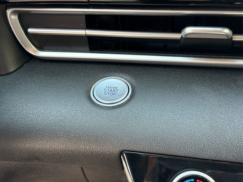 Used 2021 Hyundai Elantra SEL w/ Convenience + Premium Package image 26