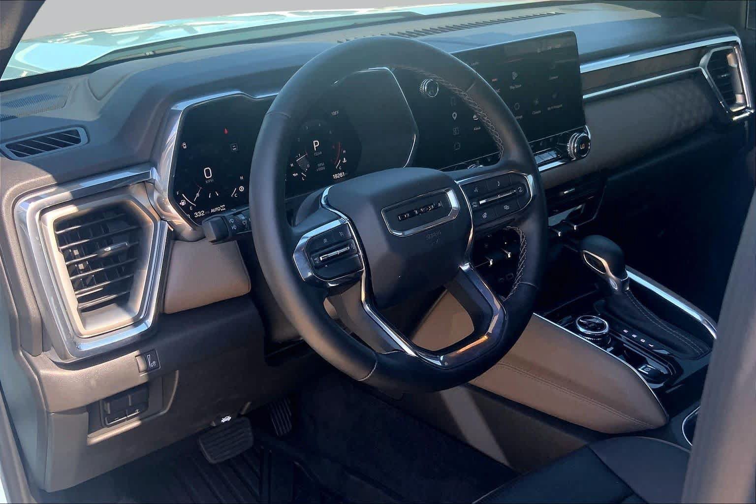 Certified 2025 GMC Canyon Denali AWD/4WD image 17
