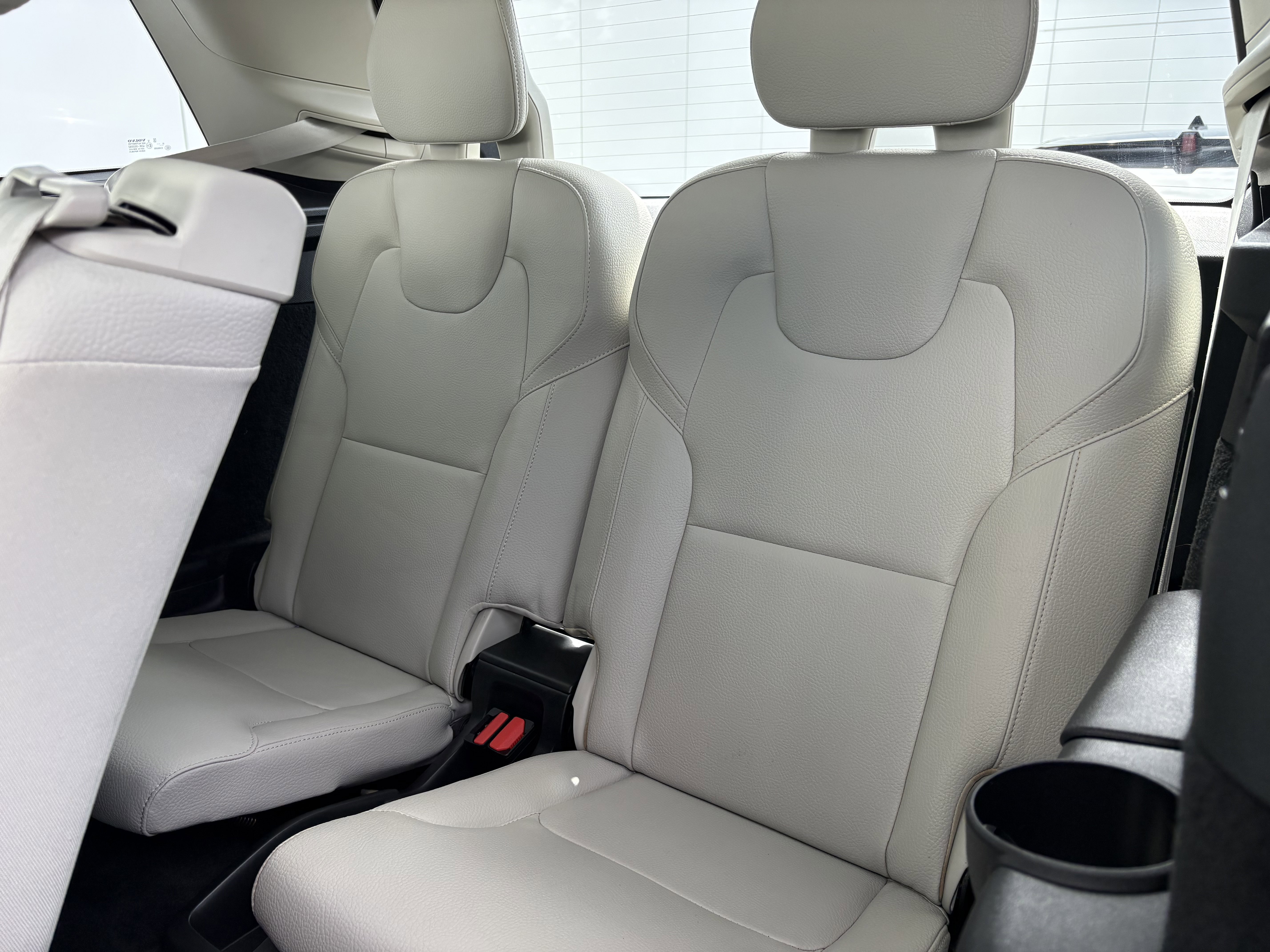 Used 2022 Volvo XC90 T8 Inscription Expression w/ Advanced Package AWD/4WD image 13