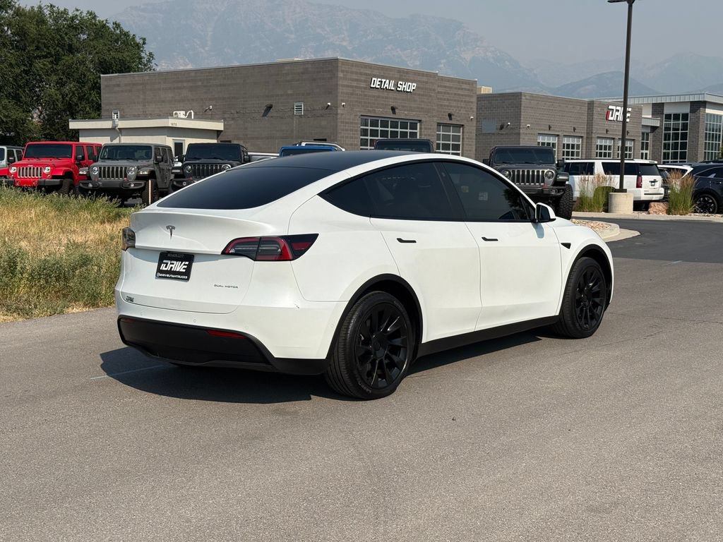 Used 2022 Tesla Model Y Long Range AWD/4WD image 9