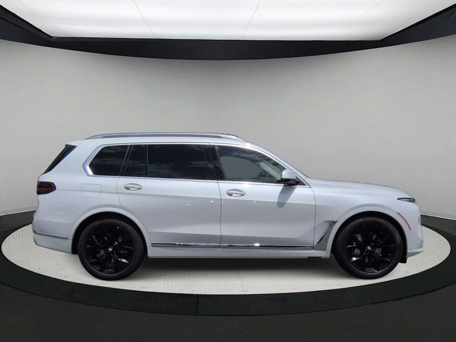 Used 2026 BMW X7 xDrive40i AWD/4WD image 8