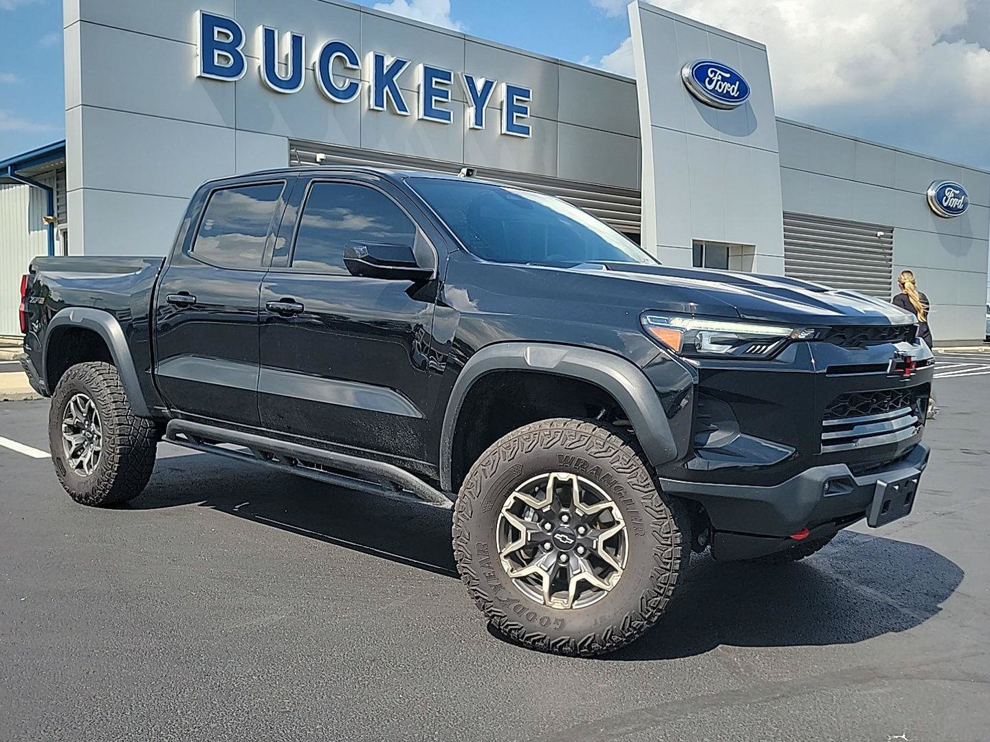 Used 2023 Chevrolet Colorado ZR2 w/ ZR2 Convenience Package III AWD/4WD image 2