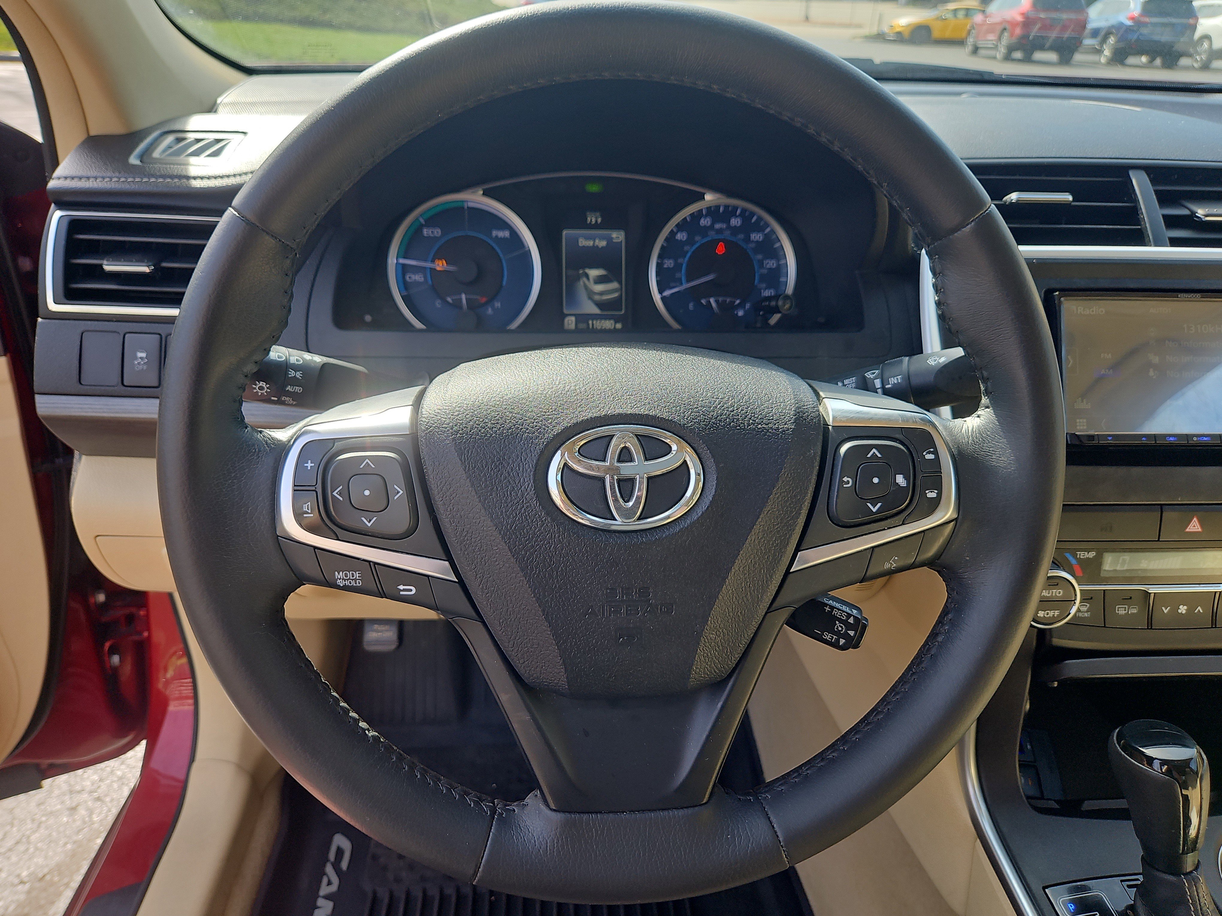 Used 2017 Toyota Camry XLE w/ Moonroof Package FWD image 19