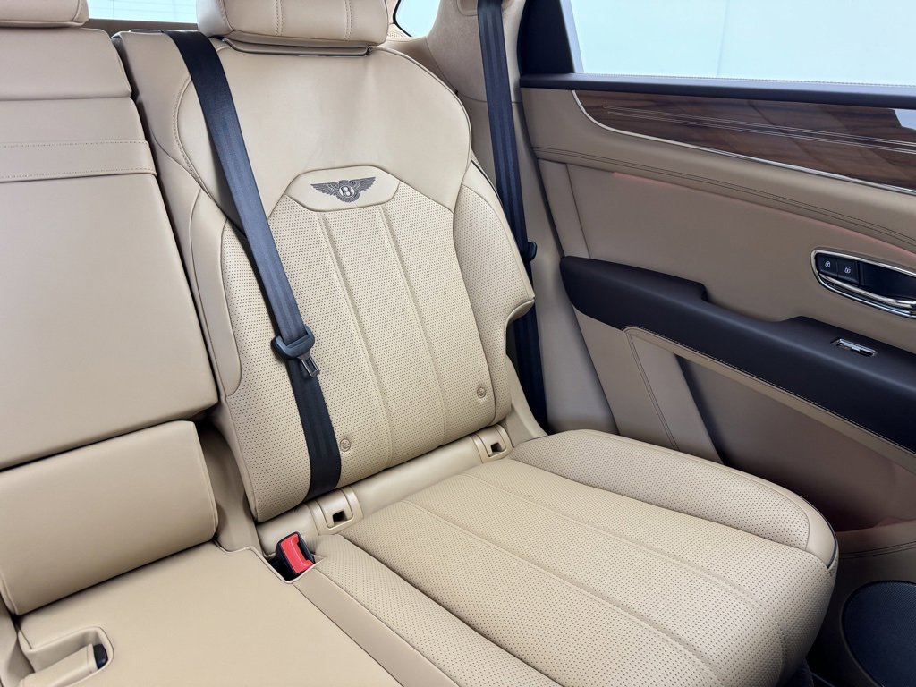 New 2024 Bentley Bentayga Plug-In Hybrid image 27