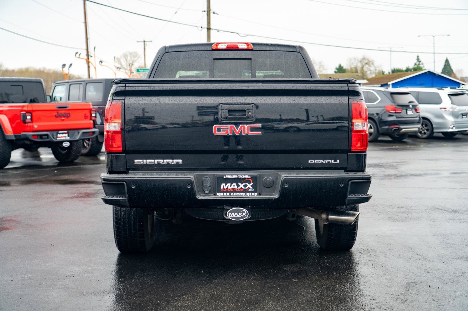Used 2015 GMC Sierra 1500 Denali w/ Driver Alert Package AWD/4WD image 11