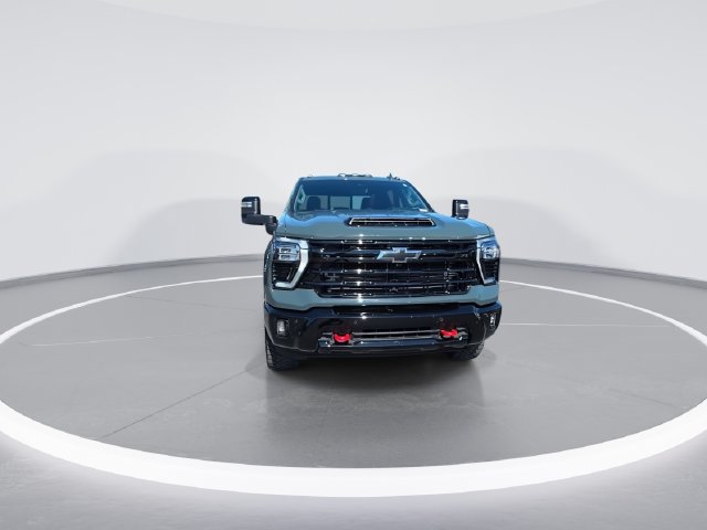 Used 2026 Chevrolet Silverado 2500 LTZ w/ LTZ Plus Package AWD/4WD image 3