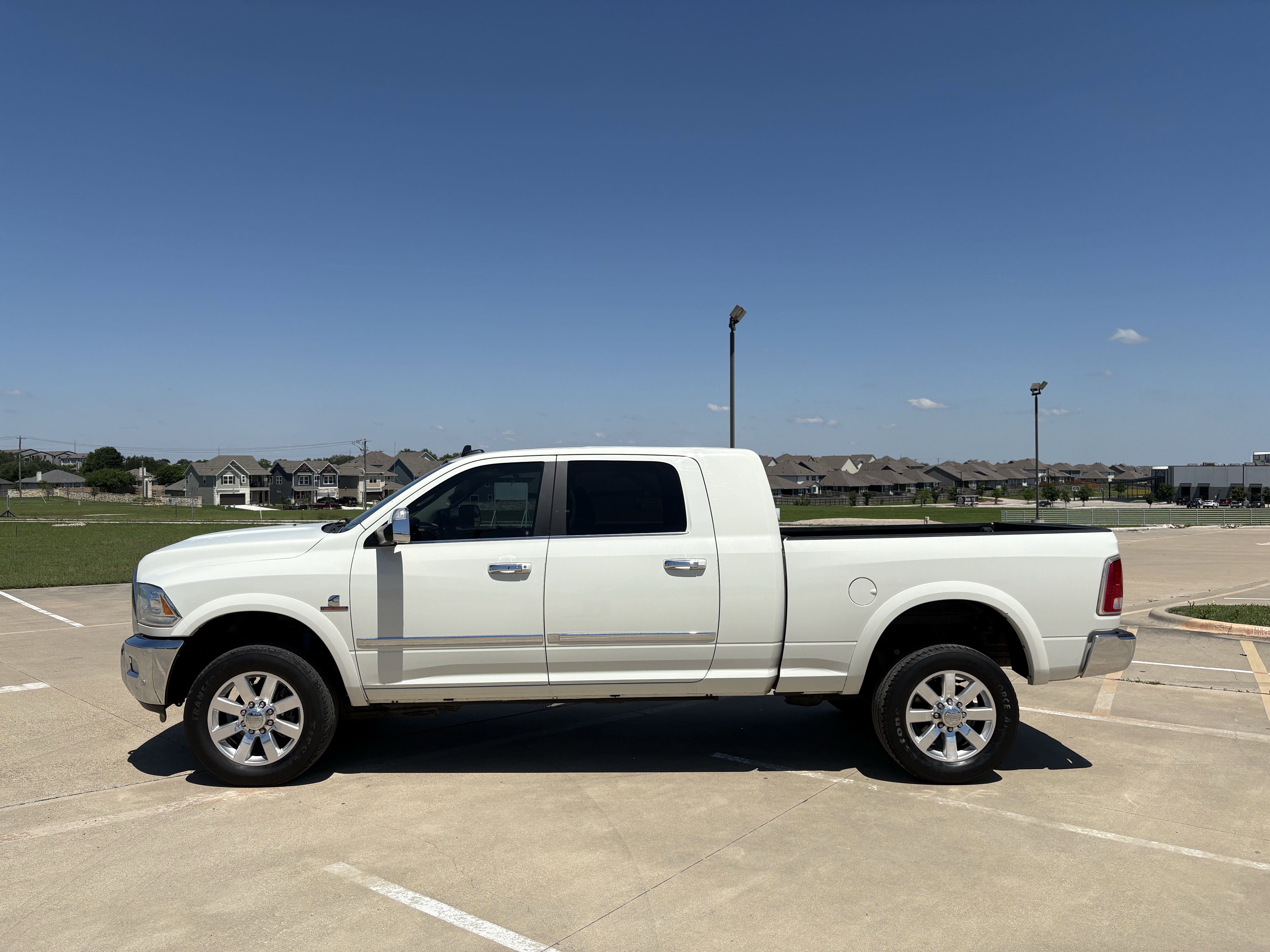 Used 2017 RAM 2500 Longhorn w/ Convenience Group AWD/4WD image 2