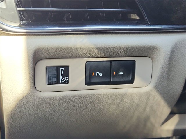 Used 2018 Cadillac ATS Luxury w/ Safety and Security Package image 17