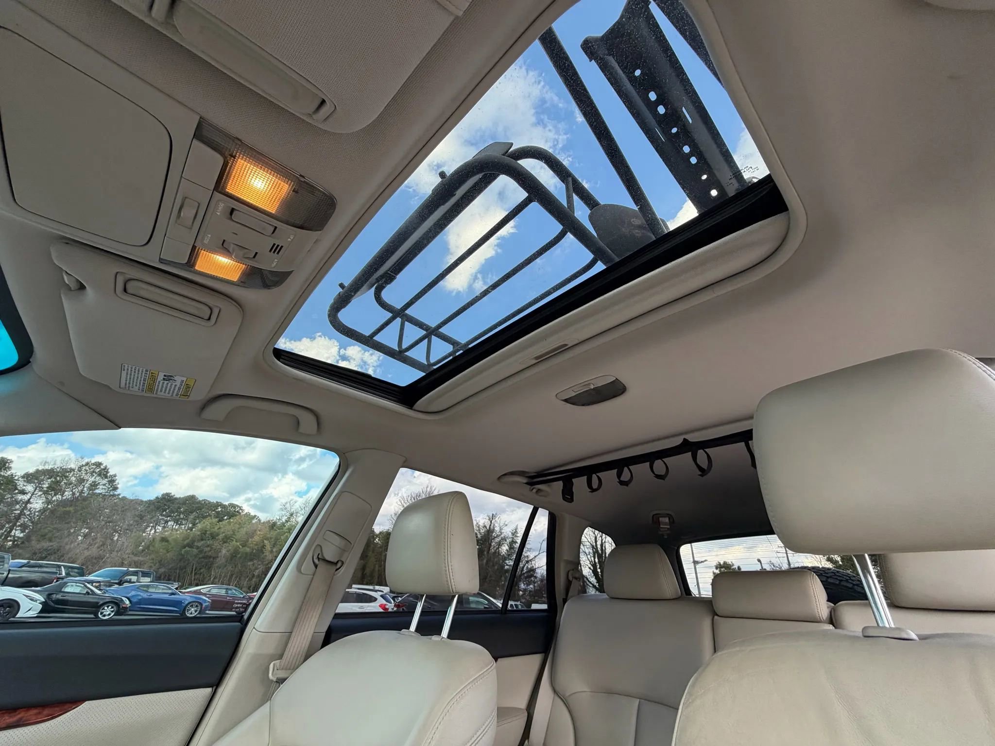 Used 2010 Subaru Outback 2.5i Limited image 27