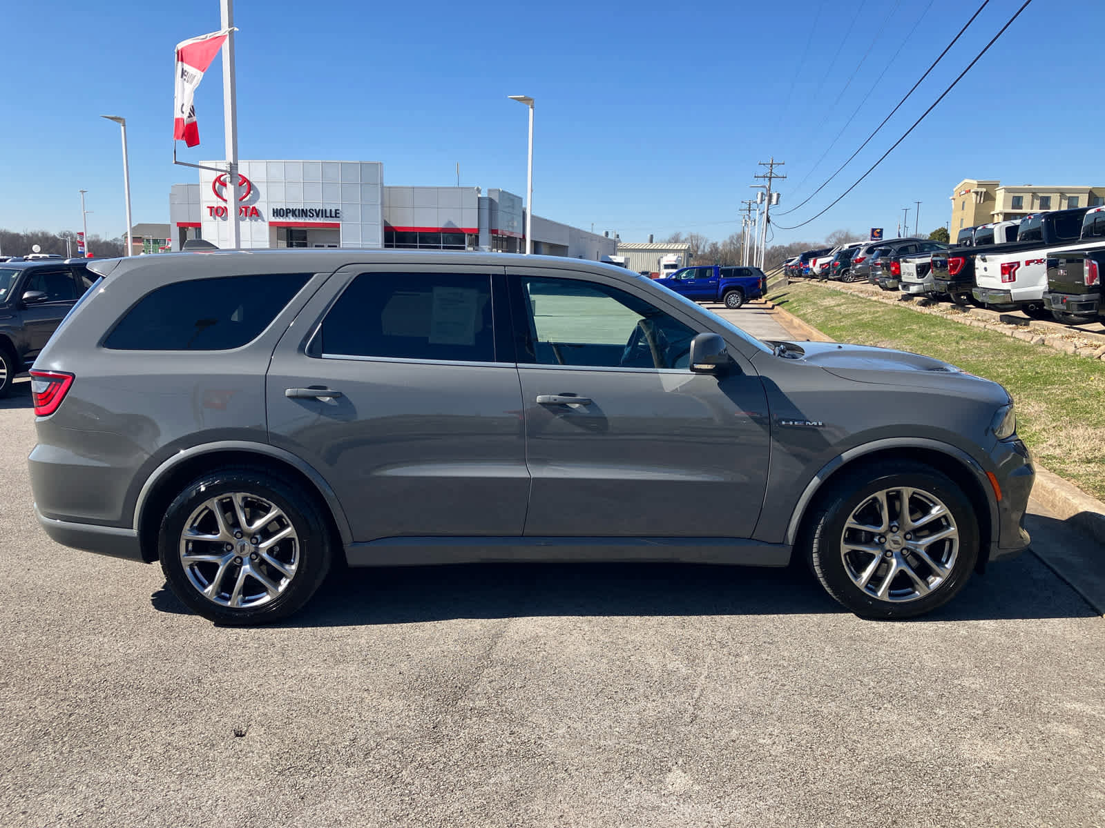 Used 2022 Dodge Durango R/T w/ Tow 'N Go Package image 8