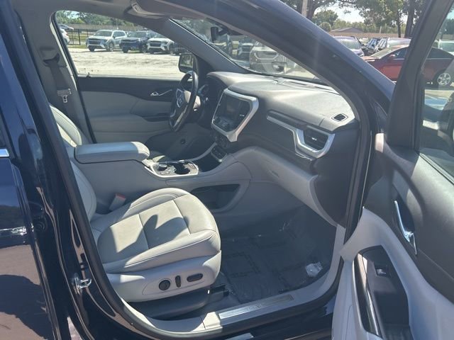 Used 2022 GMC Acadia SLT w/ Preferred Package image 10