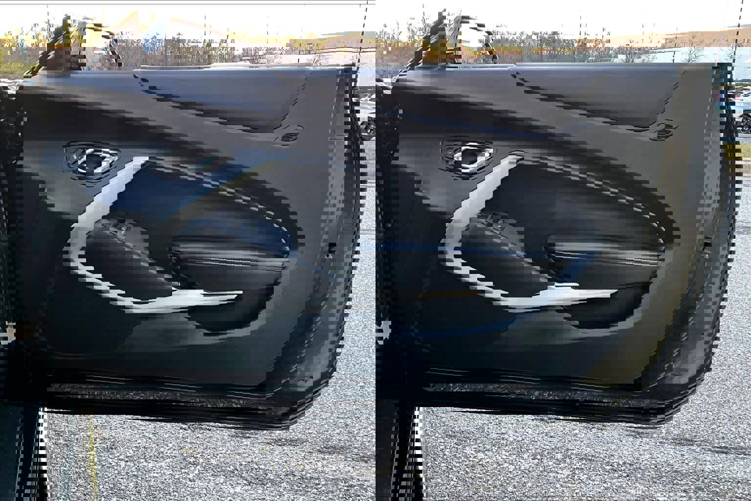 Used 2018 Chevrolet Camaro SS image 20