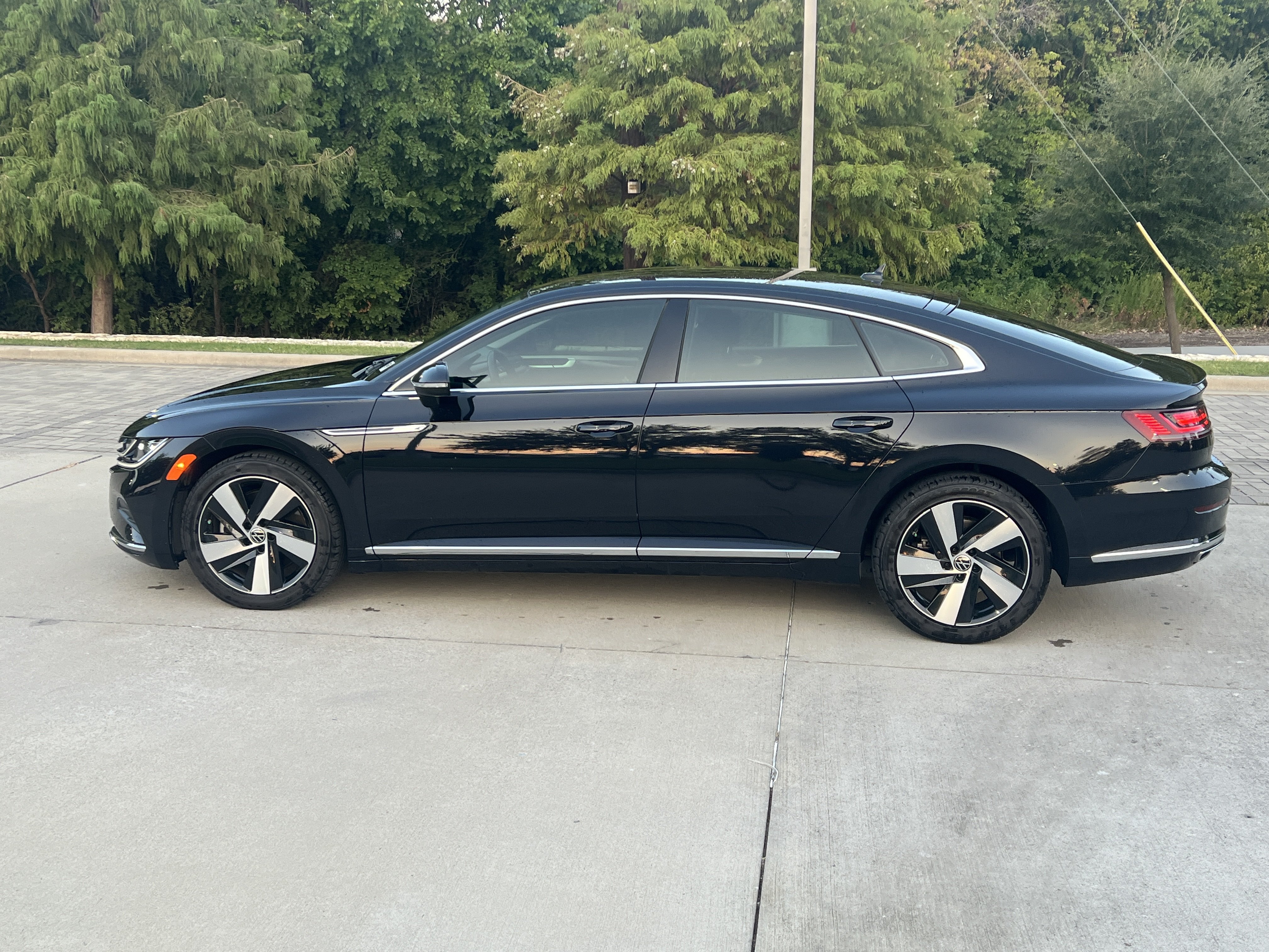 Certified 2021 Volkswagen Arteon SE w/ Arteon MDO Package FWD image 6