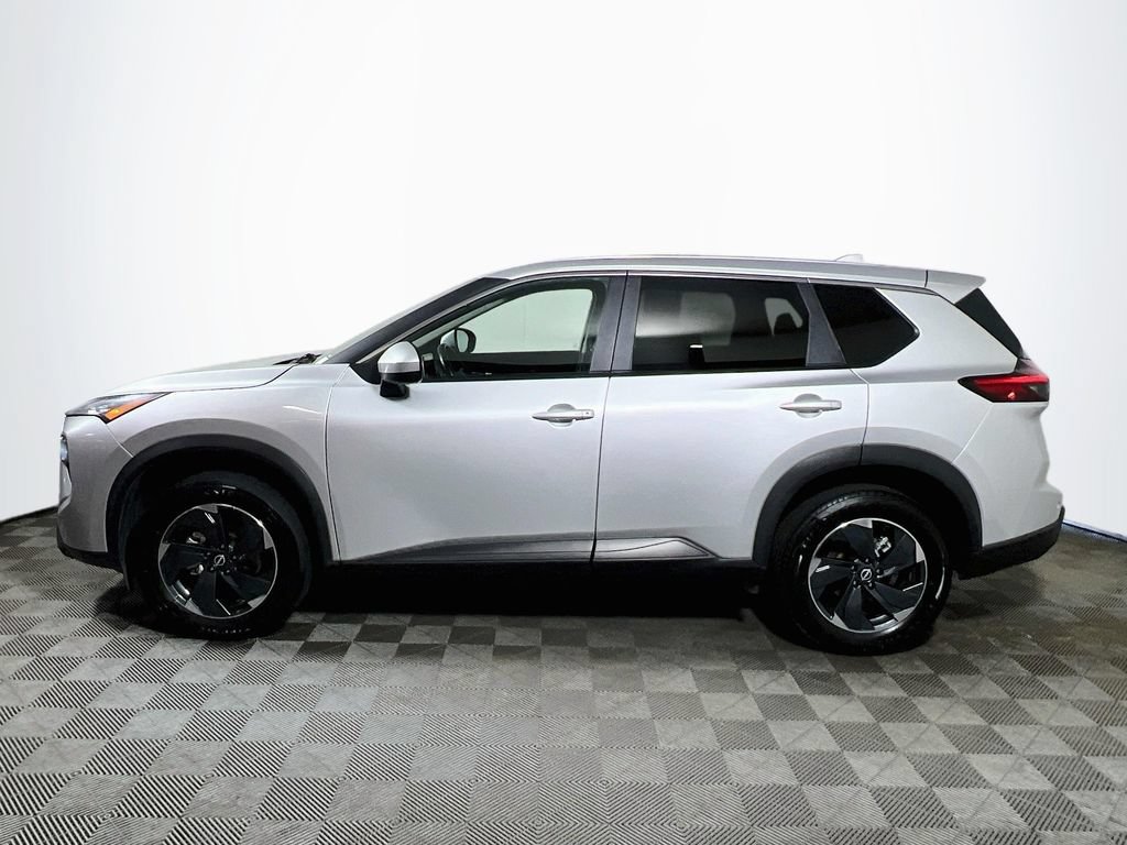 Used 2025 Nissan Rogue SV AWD/4WD image 4