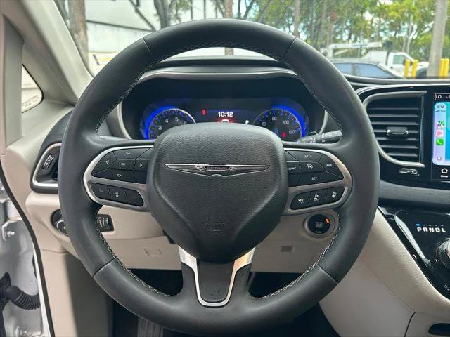 Certified 2023 Chrysler Pacifica Touring-L FWD image 19