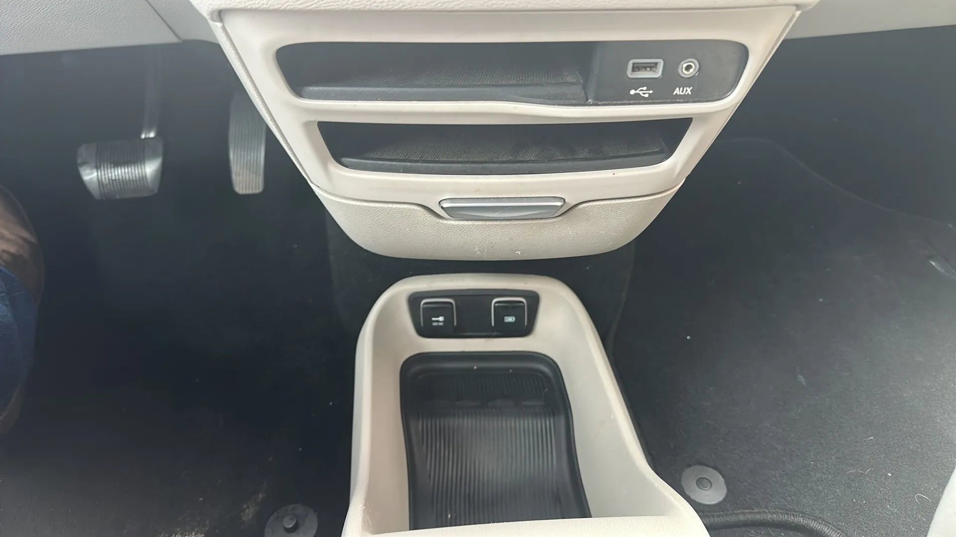 Used 2017 Chrysler Pacifica Touring image 14