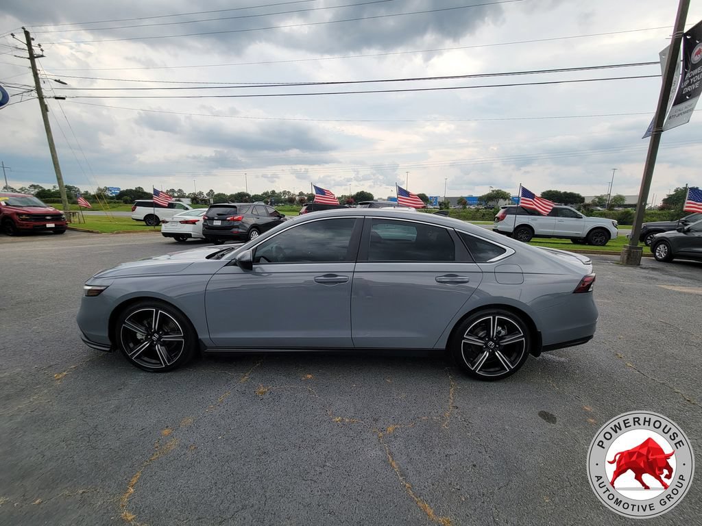 Used 2023 Honda Accord Sport image 2