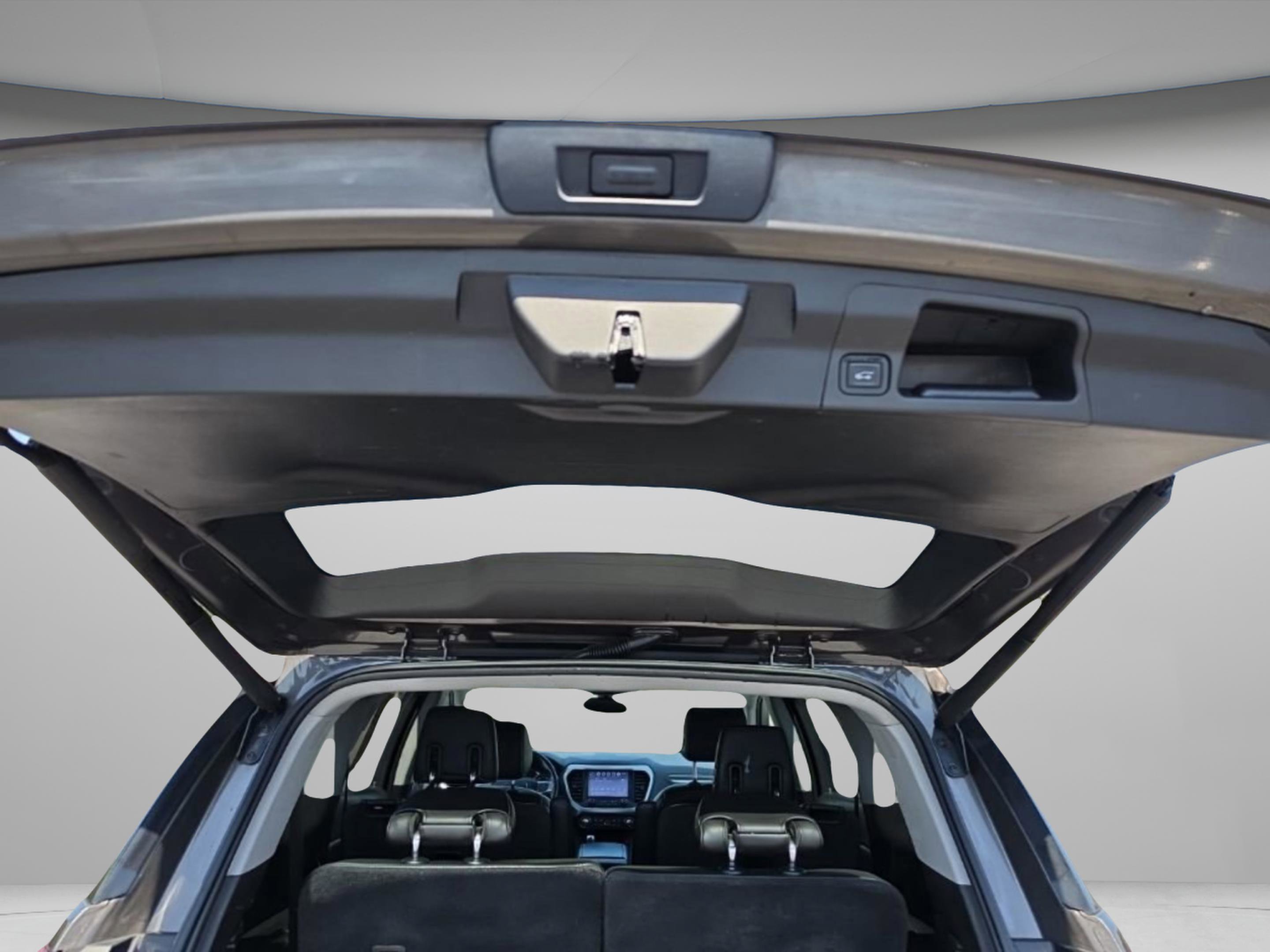Used 2019 GMC Acadia SLT FWD image 13