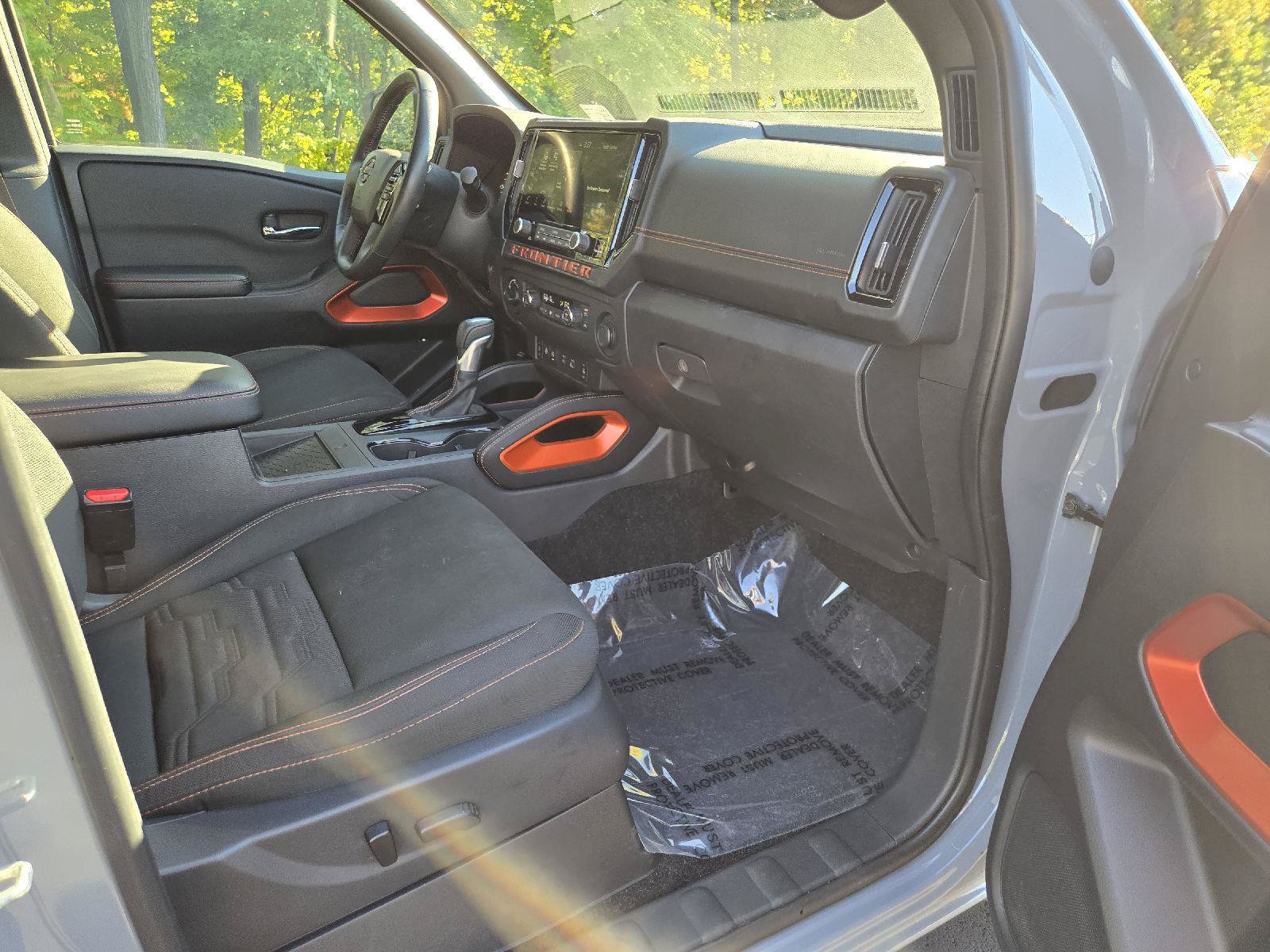 Used 2025 Nissan Frontier PRO-4X w/ Pro Convenience Package AWD/4WD image 22