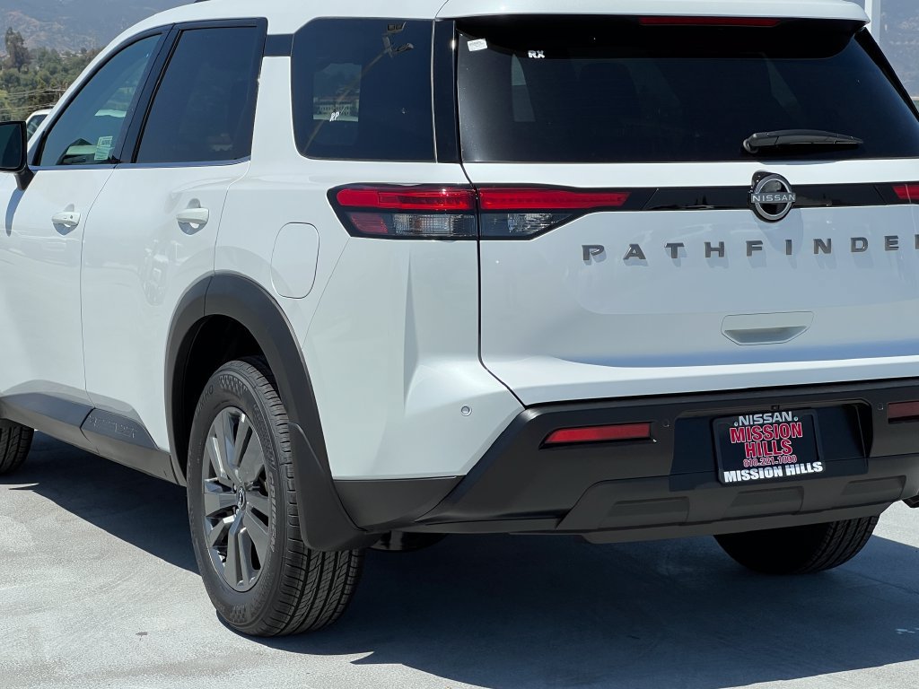 New 2026 Nissan Pathfinder SV FWD image 5