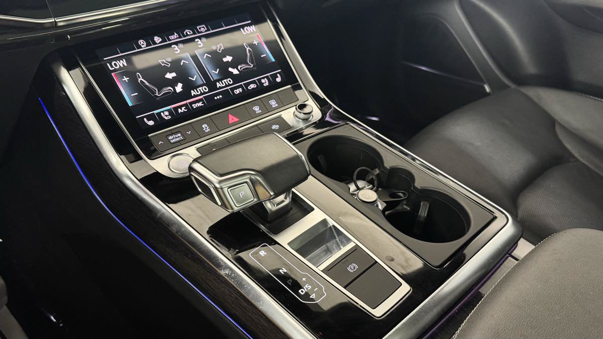 Used 2020 Audi Q8 Premium Plus w/ Premium Plus Package AWD/4WD image 22