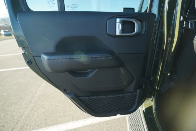 Used 2021 Jeep Gladiator Overland w/ LED Lighting Group image 16