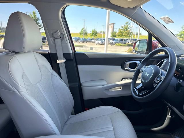 Used 2025 Kia Sorento S FWD image 16