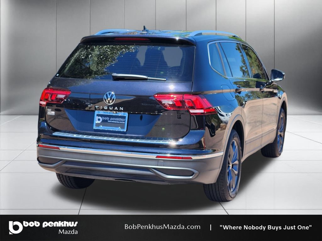 Used 2023 Volkswagen Tiguan SE FWD image 25