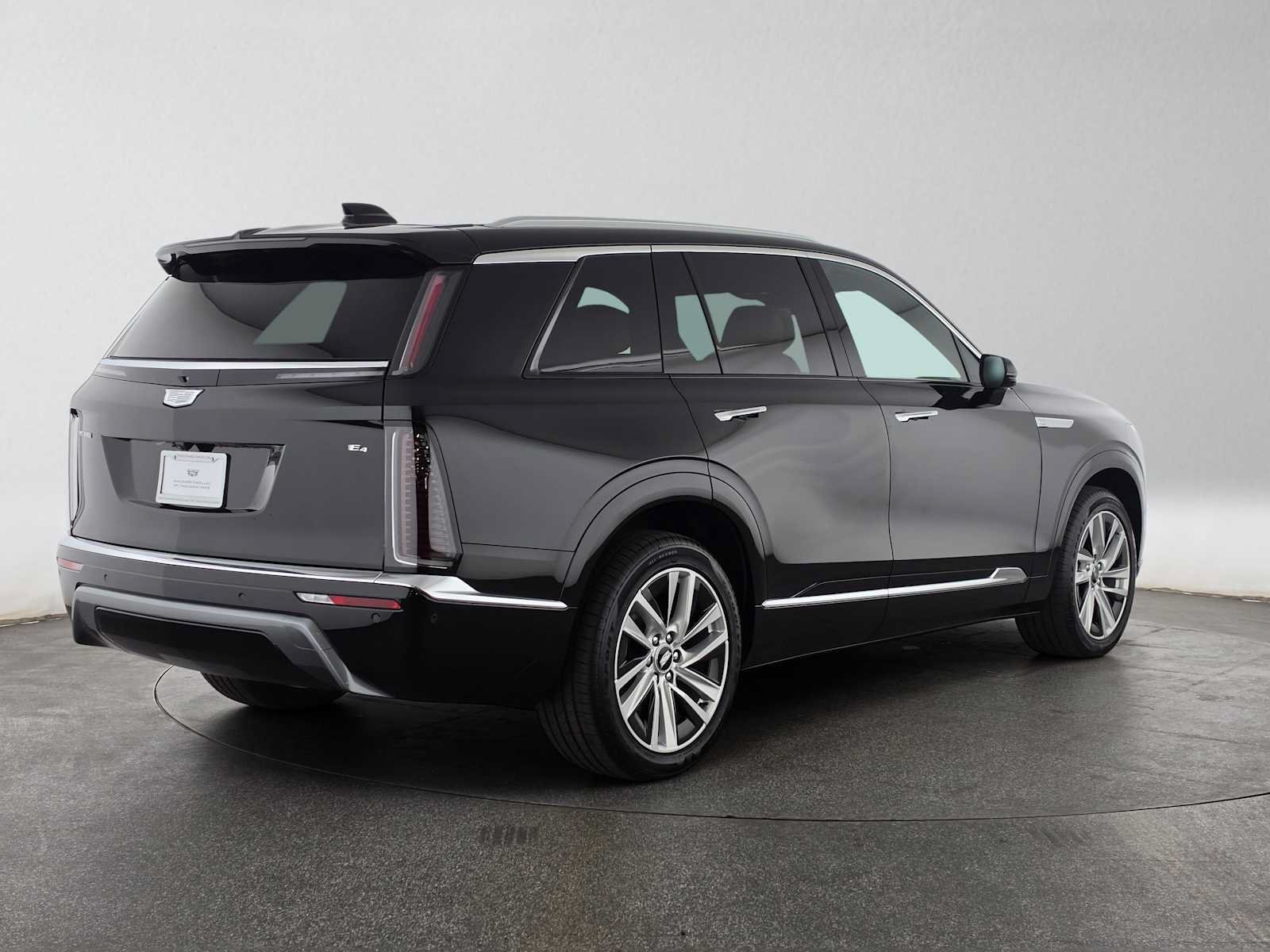 New 2027 Cadillac Vistiq Luxury w/ LPO, Premium Carpet Package AWD/4WD image 3