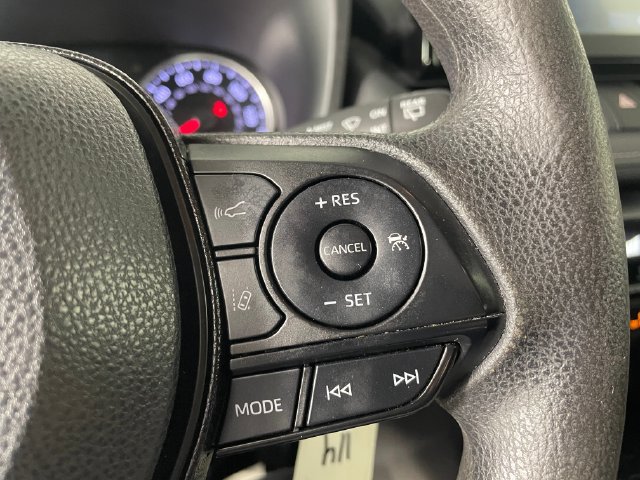 Used 2020 Toyota RAV4 LE AWD/4WD image 10