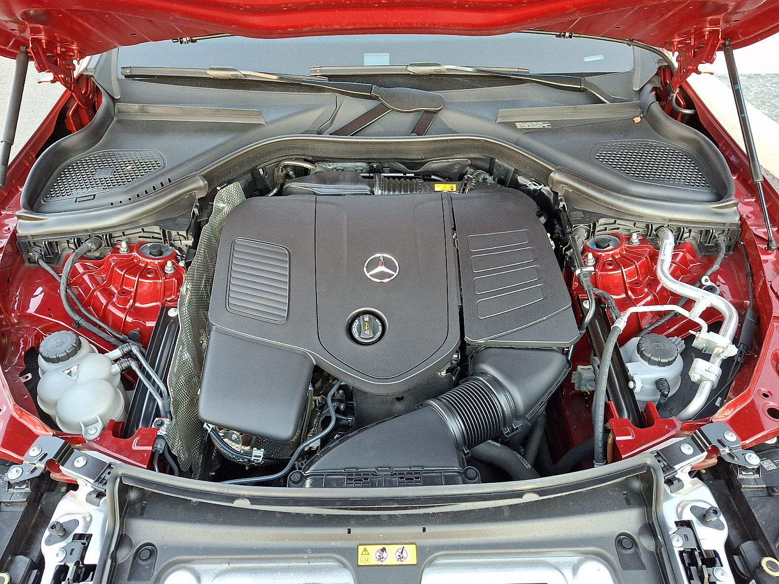 Used 2024 Mercedes-Benz GLC 300 4MATIC image 27