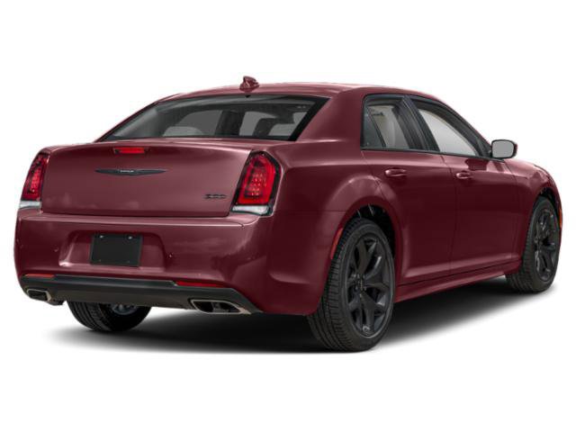 Used 2023 Chrysler 300 Touring L image 2