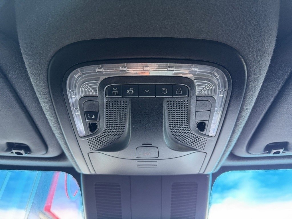 Used 2023 Mercedes-Benz Sprinter 144 Cargo image 25