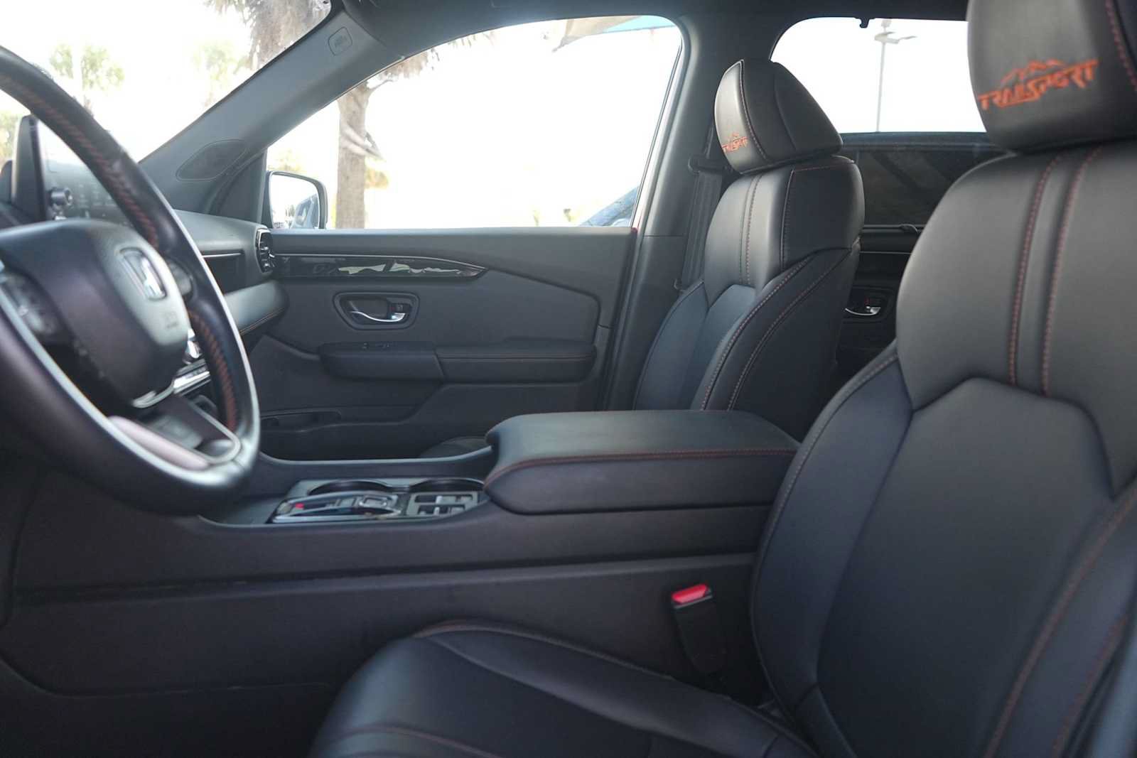 Certified 2025 Honda Pilot TrailSport image 11