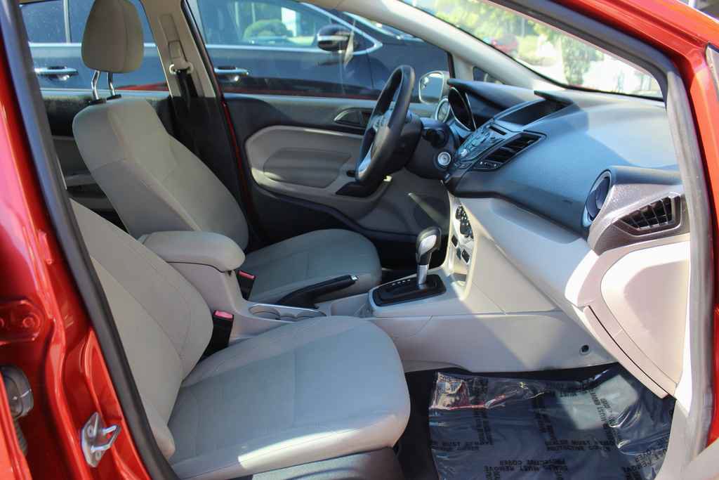 Used 2018 Ford Fiesta SE FWD image 30