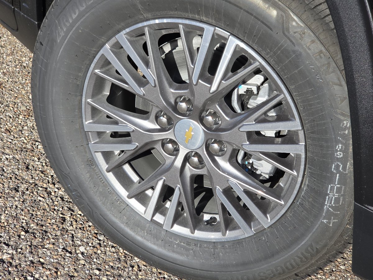 New 2027 Chevrolet Traverse LT AWD/4WD image 15