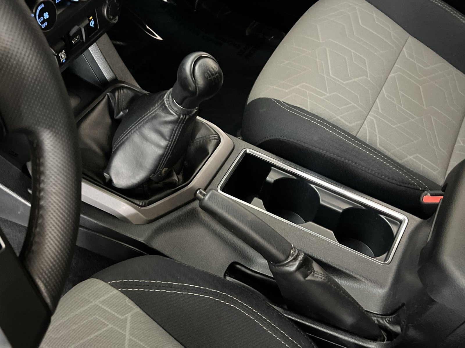 Used 2020 Toyota Tacoma TRD Sport AWD/4WD image 39