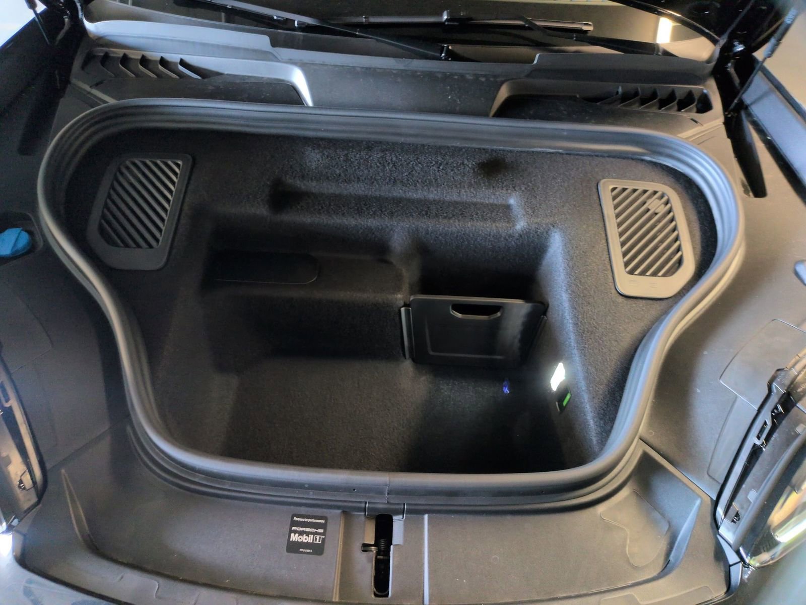 Used 2026 Porsche Macan Electric image 26